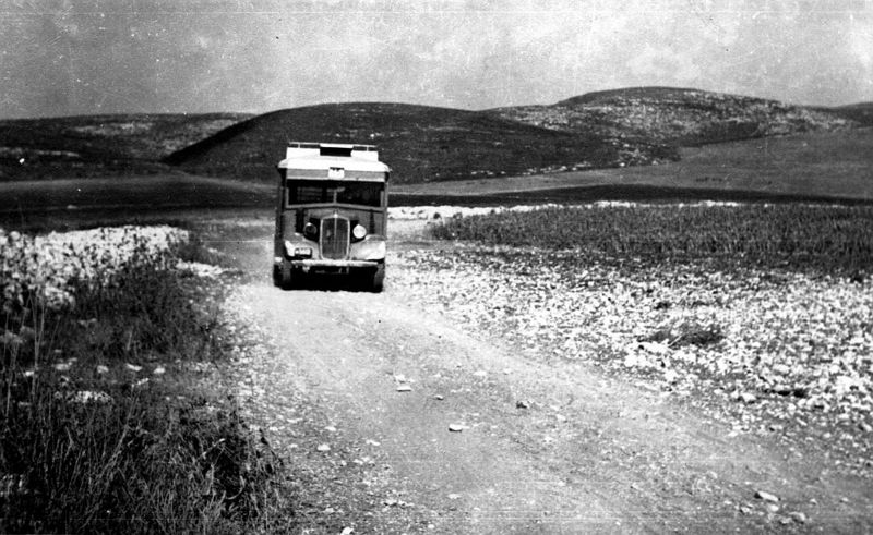 תמונה:האוטובוס הראשון שנסע מעין השופט לחיפה.jpg